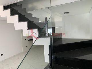 Sobrado Para Vender com 3 quartos 1 suítes no bairro Laranjeiras em Caieiras