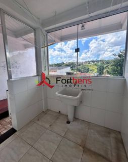 Sobrado Para Vender com 3 quartos 1 suítes no bairro Região Central em Caieiras