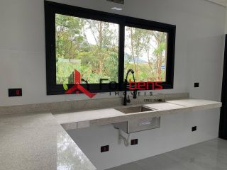 Sobrado Para Vender com 3 quartos 1 suítes no bairro Jd. Europa em Caieiras