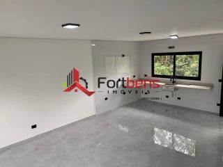 Sobrado Para Vender com 3 quartos 1 suítes no bairro Jd. Europa em Caieiras