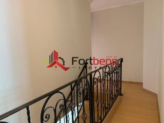 Sobrado Para Alugar com 3 quartos 1 suítes no bairro Nova Caieiras em Caieiras