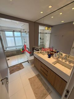 Apartamento Para Vender com 4 quartos 4 suítes no bairro Anhangabaú  em Jundiaí