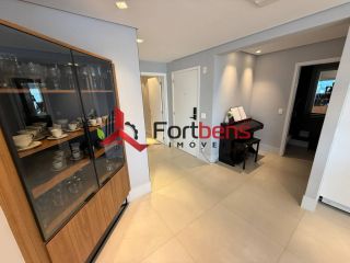 Apartamento Para Vender com 4 quartos 4 suítes no bairro Anhangabaú  em Jundiaí