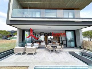 Casa de Condomínio Para Alugar com 4 quartos 4 suítes no bairro Gênesis 2 em Santana De Parnaíba