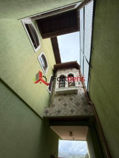 Casa Para Vender com 4 quartos 4 suítes no bairro Região Central em Caieiras