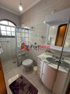 Casa Para Vender com 4 quartos 4 suítes no bairro Região Central em Caieiras