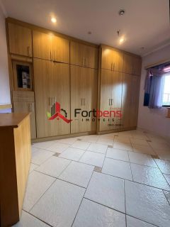 Casa Para Vender com 4 quartos 4 suítes no bairro Região Central em Caieiras