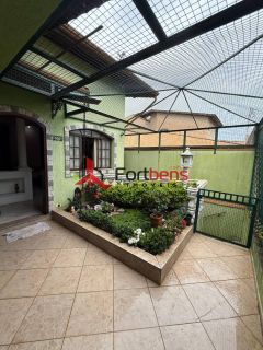 Casa Para Vender com 4 quartos 4 suítes no bairro Região Central em Caieiras