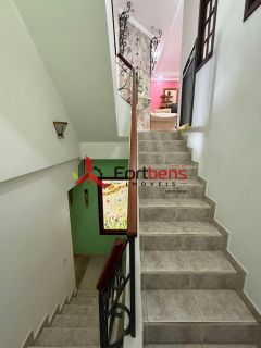 Casa Para Vender com 4 quartos 4 suítes no bairro Região Central em Caieiras