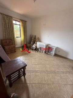 Casa Para Vender com 4 quartos 4 suítes no bairro Região Central em Caieiras