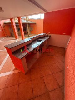 Casa Para Vender com 4 quartos 4 suítes no bairro Região Central em Caieiras