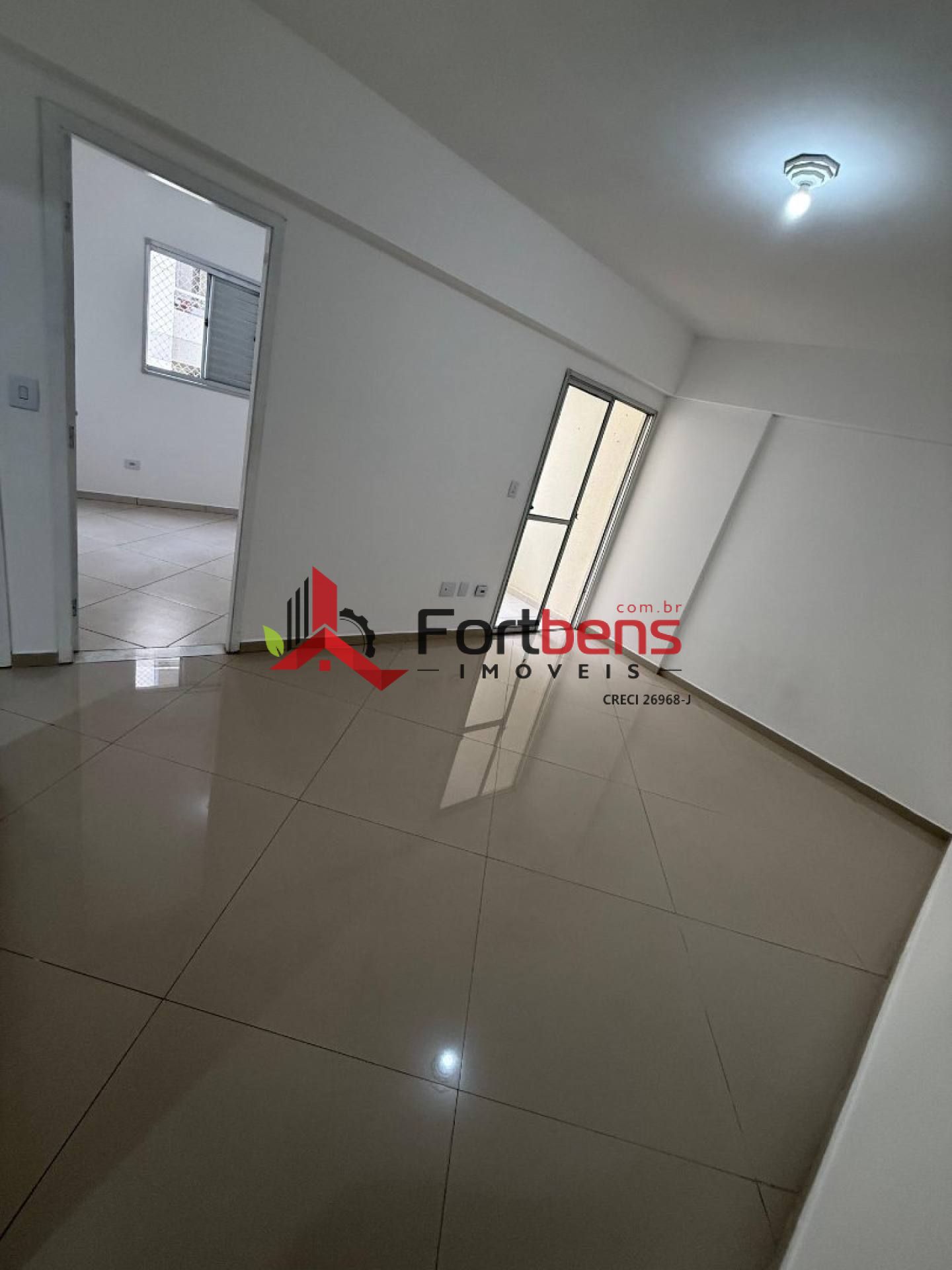 Apartamento Para Alugar com 2 quartos Região Central em Caieiras