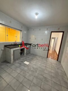 Casa Para Alugar com 2 quartos no bairro Laranjeiras em Caieiras