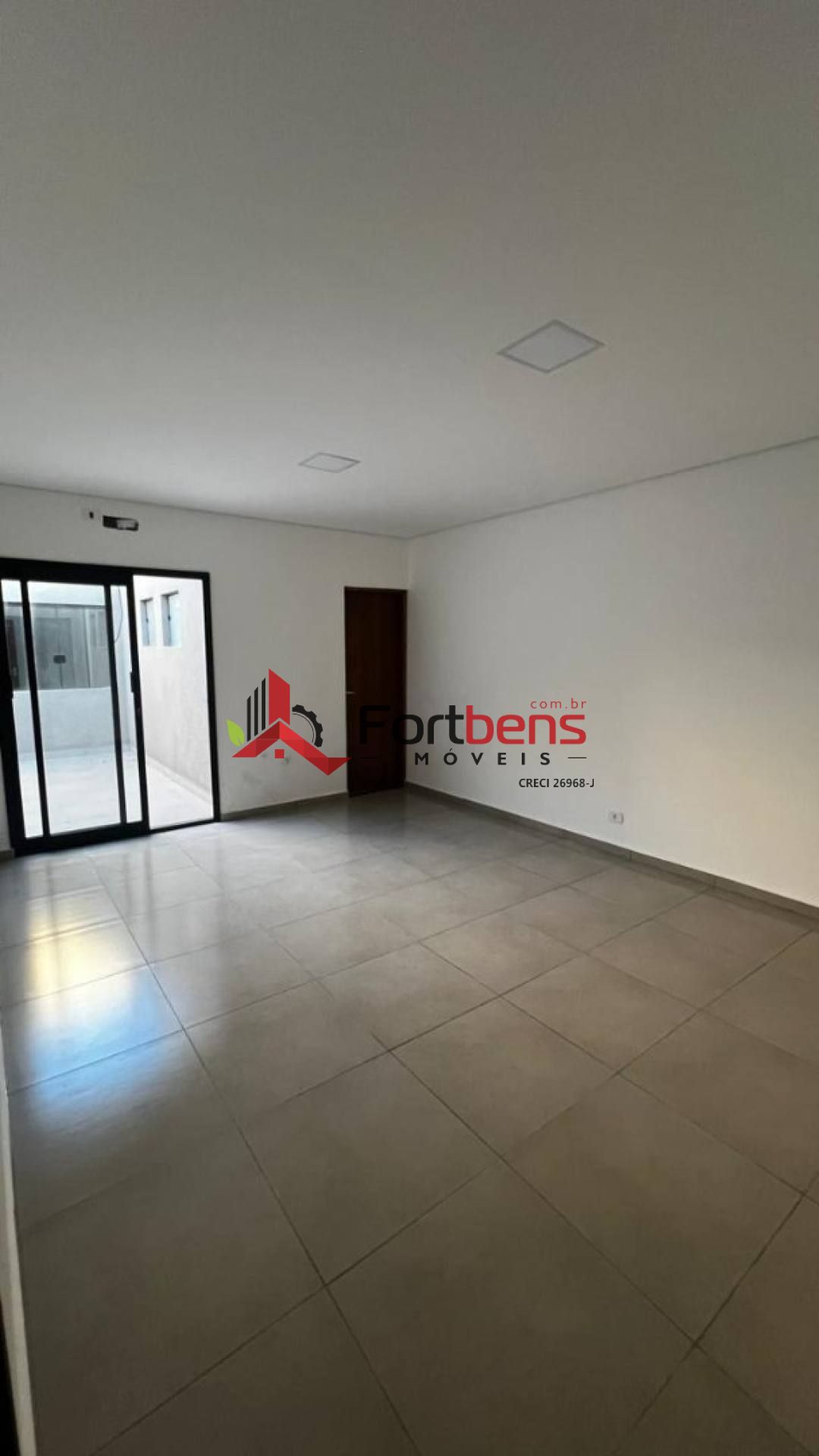 Sala Comercial Para Alugar no bairro Laranjeiras em Caieiras