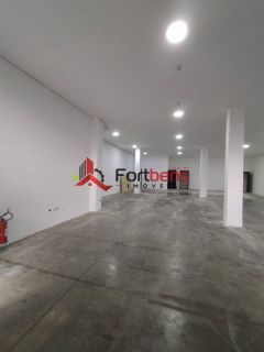 Galpão / Depósito / Armazém Para Alugar no bairro Centro em Francisco Morato