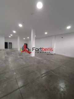 Galpão / Depósito / Armazém Para Alugar no bairro Centro em Francisco Morato