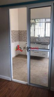 Casa Para Vender com 03 quartos no bairro Região Central em Caieiras