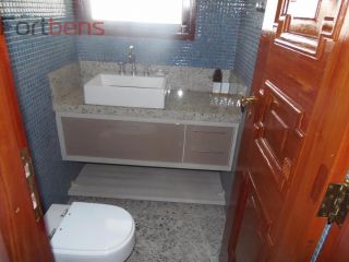 Casa de Condomínio Para Vender com 5 quartos 2 suítes no bairro Sausalito em Mairiporã