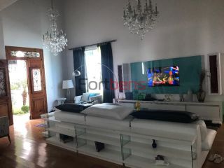 Casa de Condomínio Para Vender com 6 quartos 4 suítes no bairro Caraguatá em Mairiporã