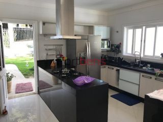 Casa de Condomínio Para Vender com 6 quartos 4 suítes no bairro Caraguatá em Mairiporã