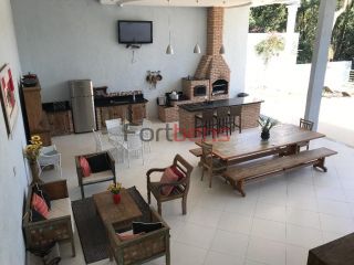 Casa de Condomínio Para Vender com 6 quartos 4 suítes no bairro Caraguatá em Mairiporã