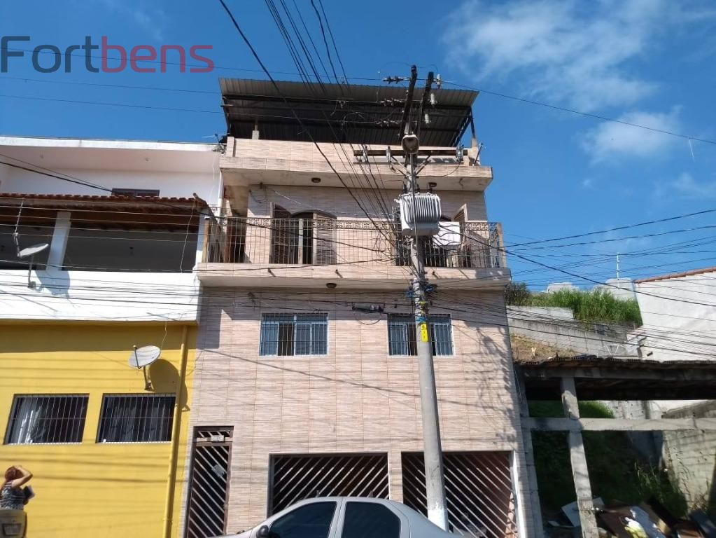 Sobrado Para Vender com 3 quartos 1 suítes no bairro Laranjeiras em Caieiras