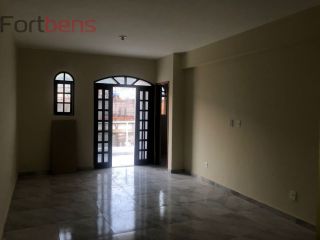 Sobrado Para Vender com 6 quartos 2 suítes no bairro Laranjeiras em Caieiras