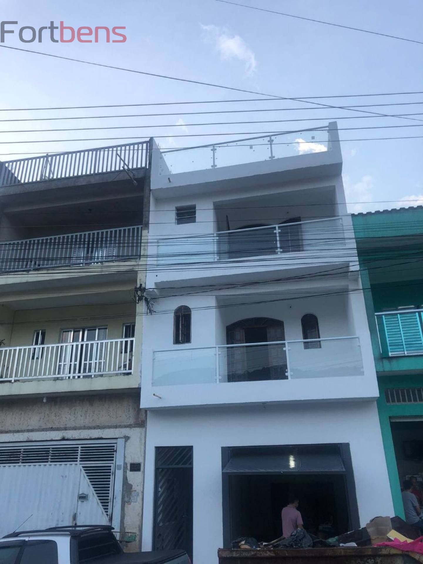 Sobrado Para Alugar com 6 quartos 2 suítes no bairro Laranjeiras em Caieiras