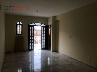 Sobrado Para Alugar com 6 quartos 2 suítes no bairro Laranjeiras em Caieiras