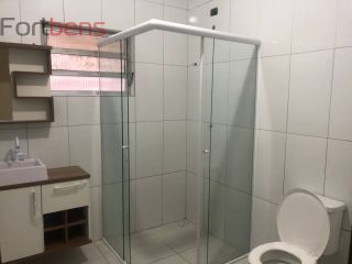 Sobrado Para Alugar com 6 quartos 2 suítes no bairro Laranjeiras em Caieiras