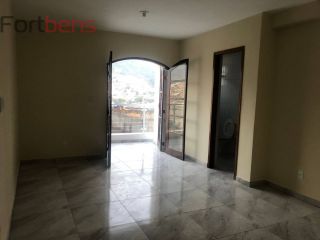 Sobrado Para Alugar com 6 quartos 2 suítes no bairro Laranjeiras em Caieiras