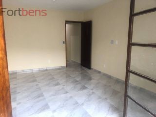 Sobrado Para Alugar com 6 quartos 2 suítes no bairro Laranjeiras em Caieiras