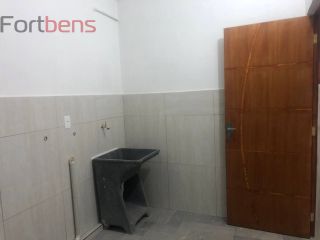 Sobrado Para Alugar com 6 quartos 2 suítes no bairro Laranjeiras em Caieiras