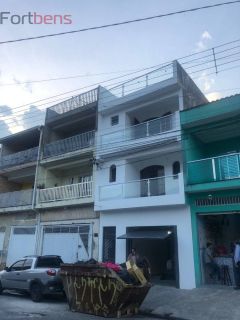 Sobrado Para Alugar com 6 quartos 2 suítes no bairro Laranjeiras em Caieiras