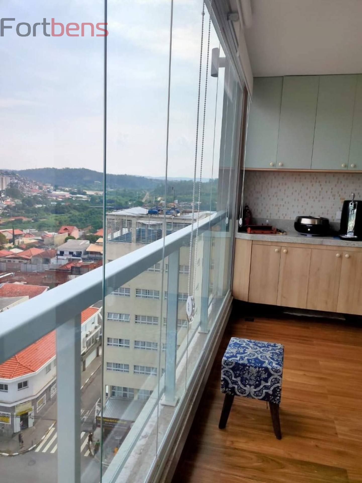 Apartamento Para Vender com 2 quartos 1 suítes no bairro Região Central em Caieiras