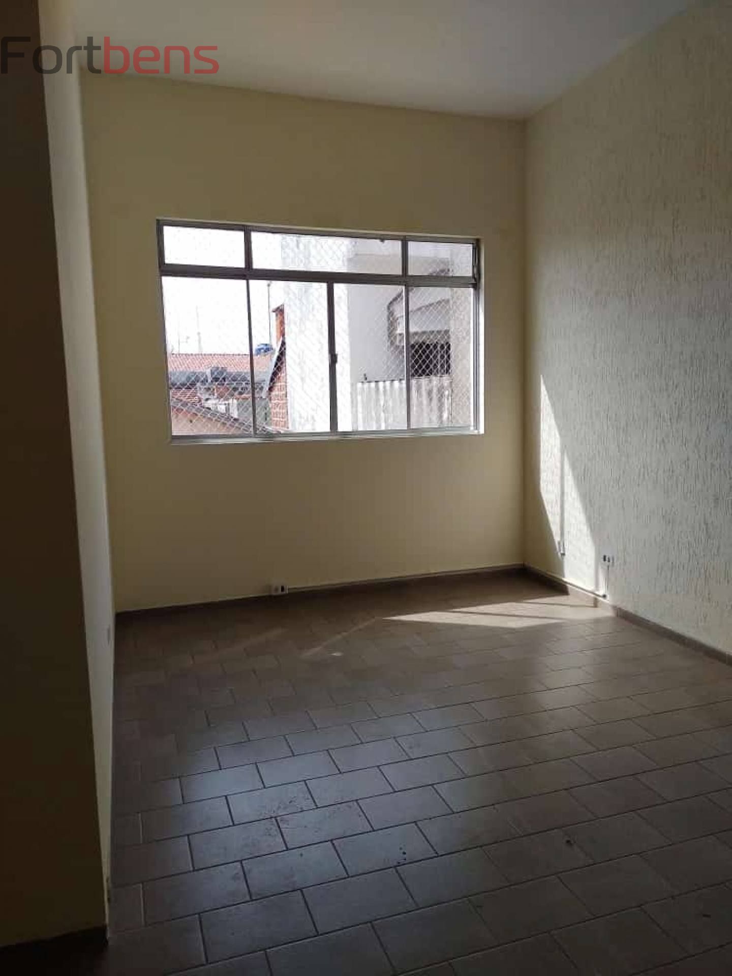 Sala Comercial Para Alugar no bairro Região Central em Caieiras