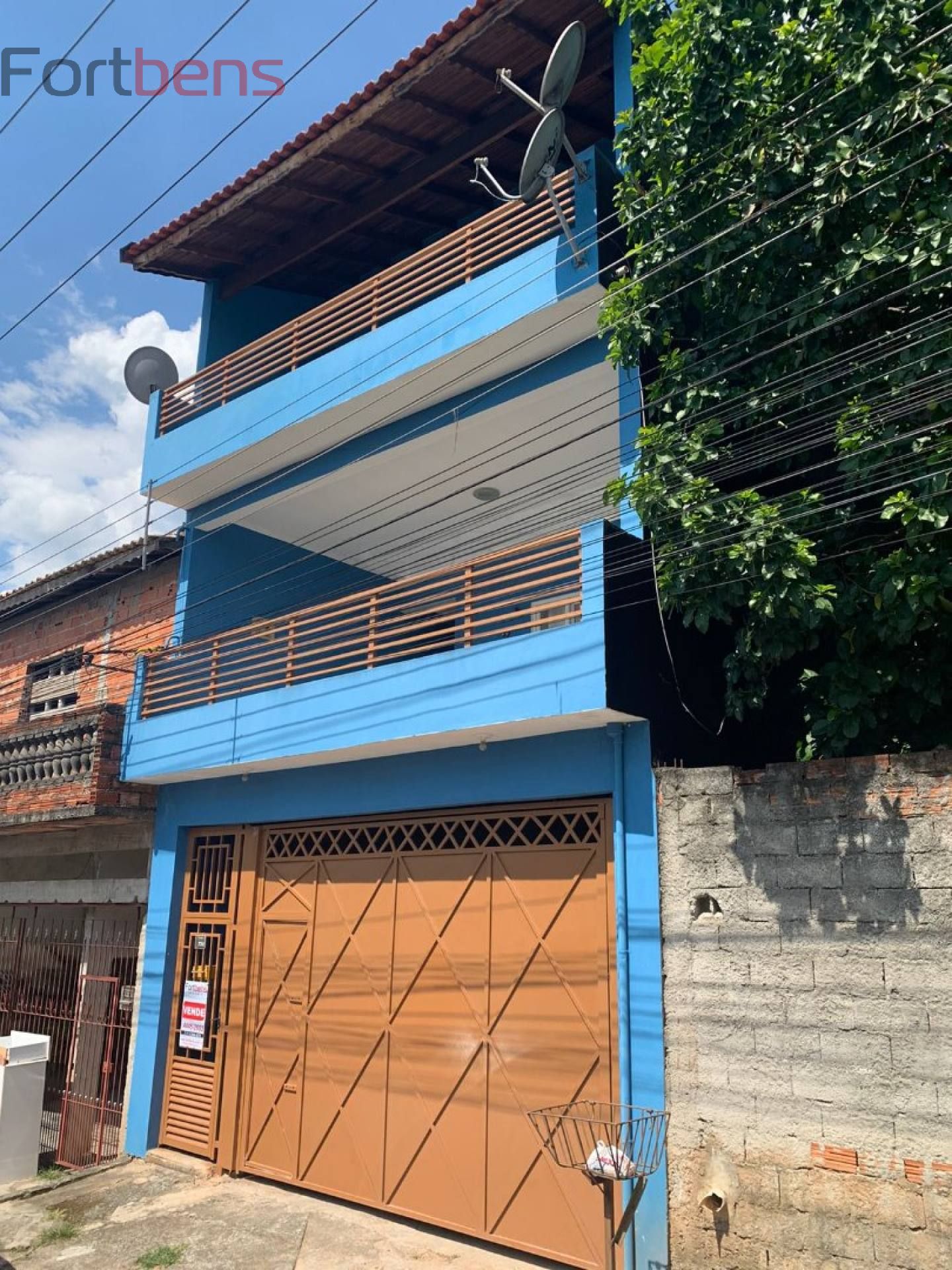Sobrado Para Vender com 3 quartos 1 suítes no bairro Laranjeiras em Caieiras