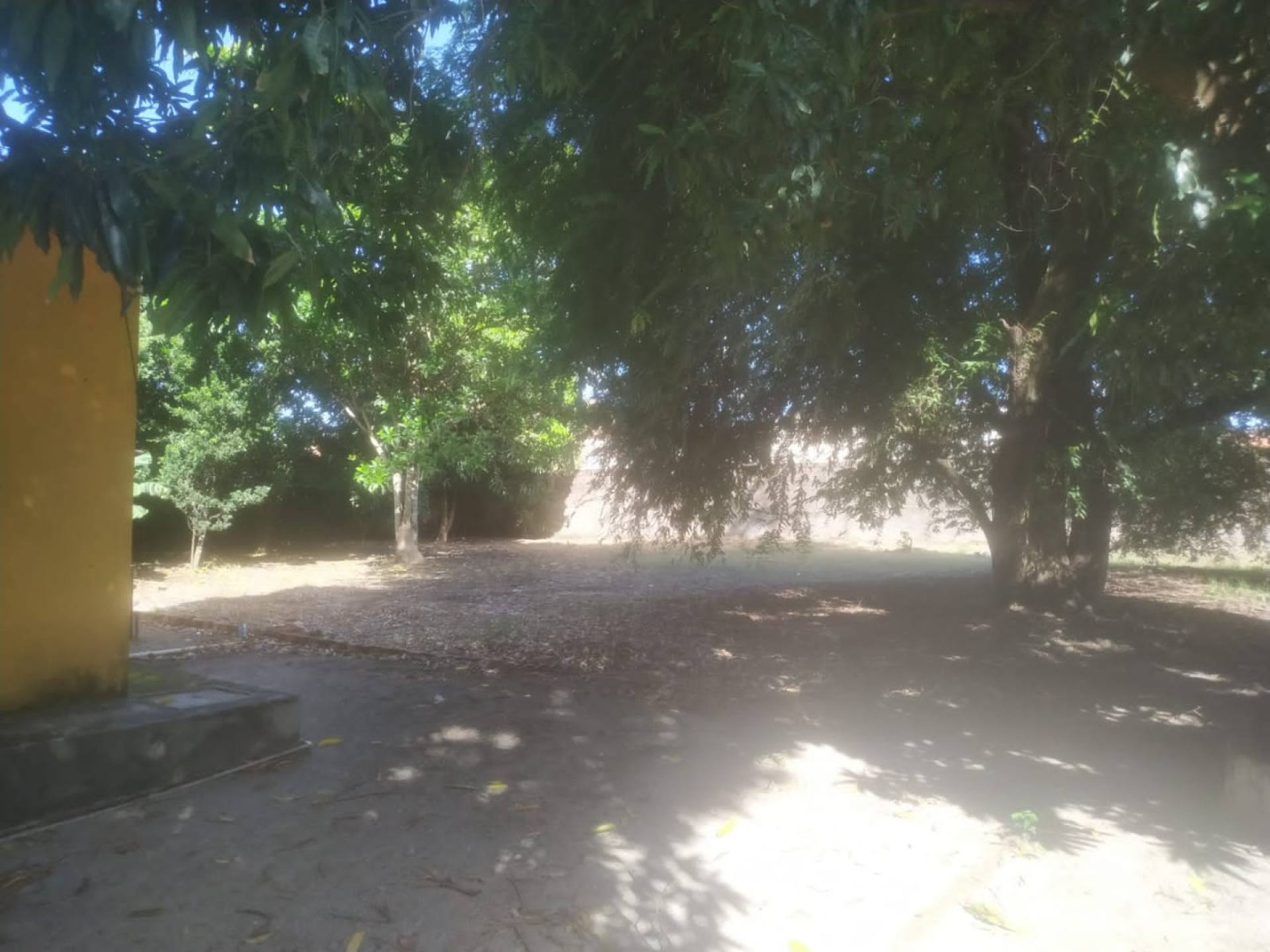 075 Vendo Terreno / Lote 1.800m2 de área no São Cristóvão