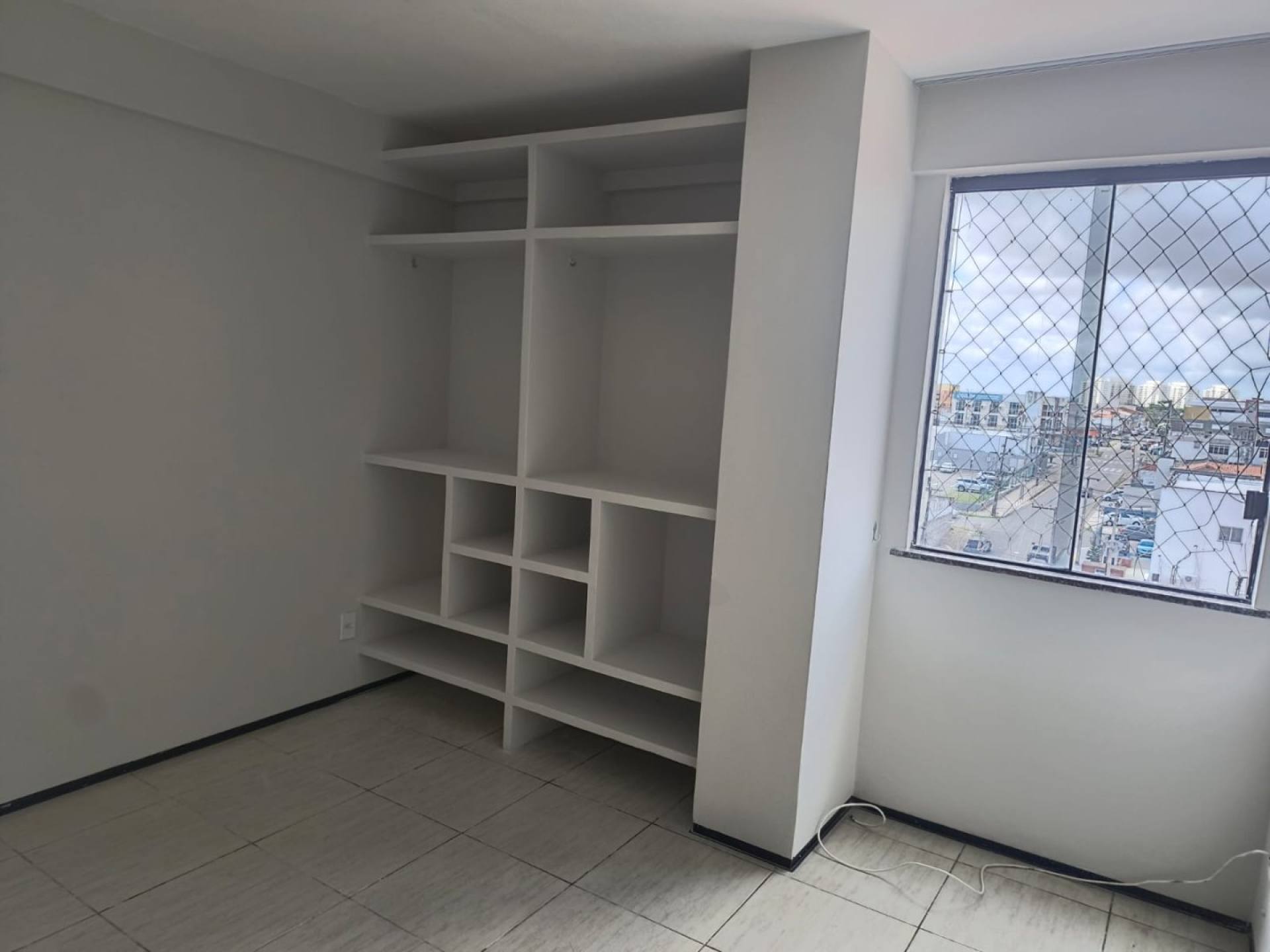 075 Vendo apartamento com 3 quartos sendo 1 suíte 71 m2 no bairro Renascença I em São Luís