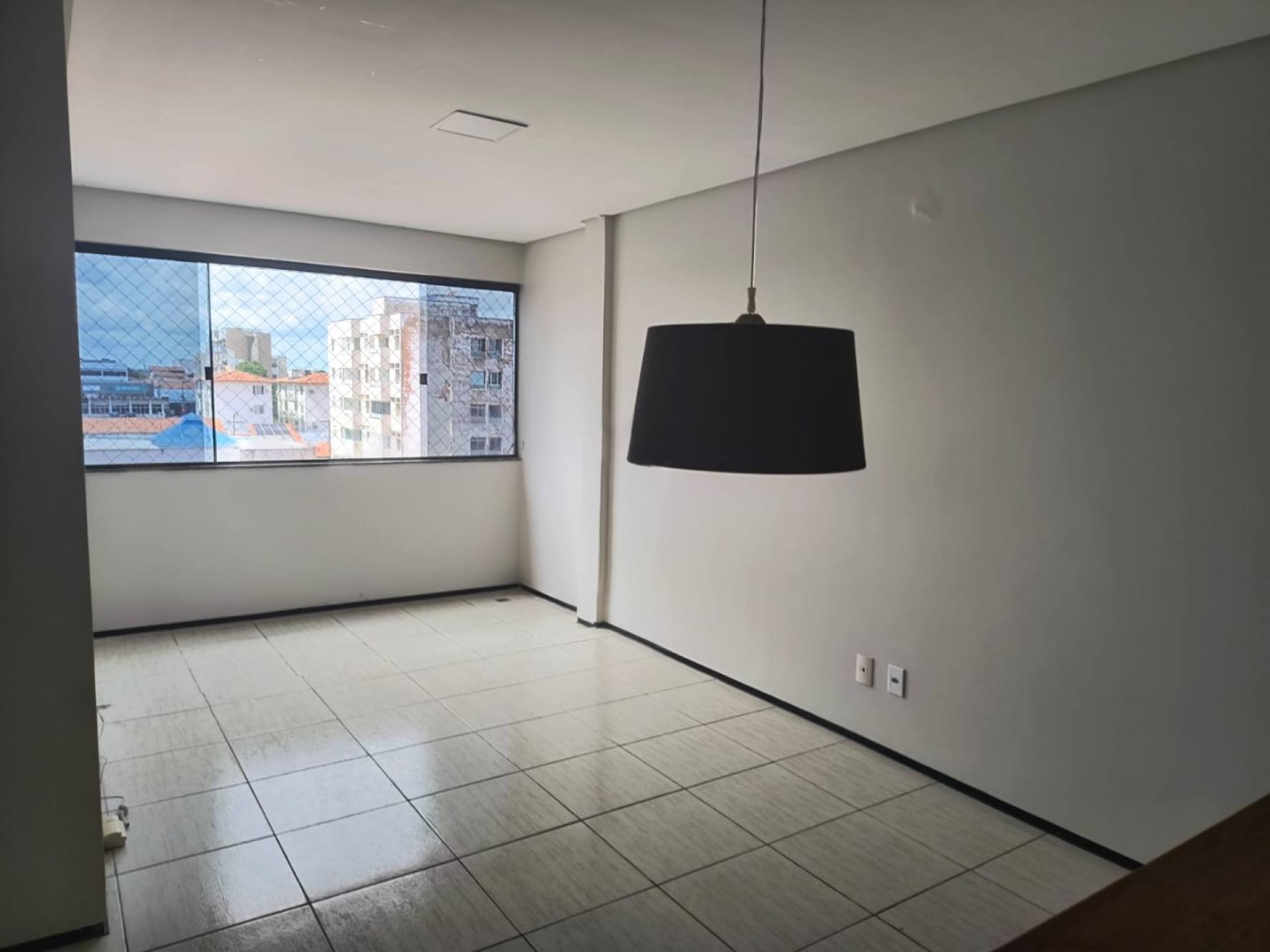 075 Vendo apartamento com 3 quartos sendo 1 suíte 71 m2 no bairro Renascença I em São Luís
