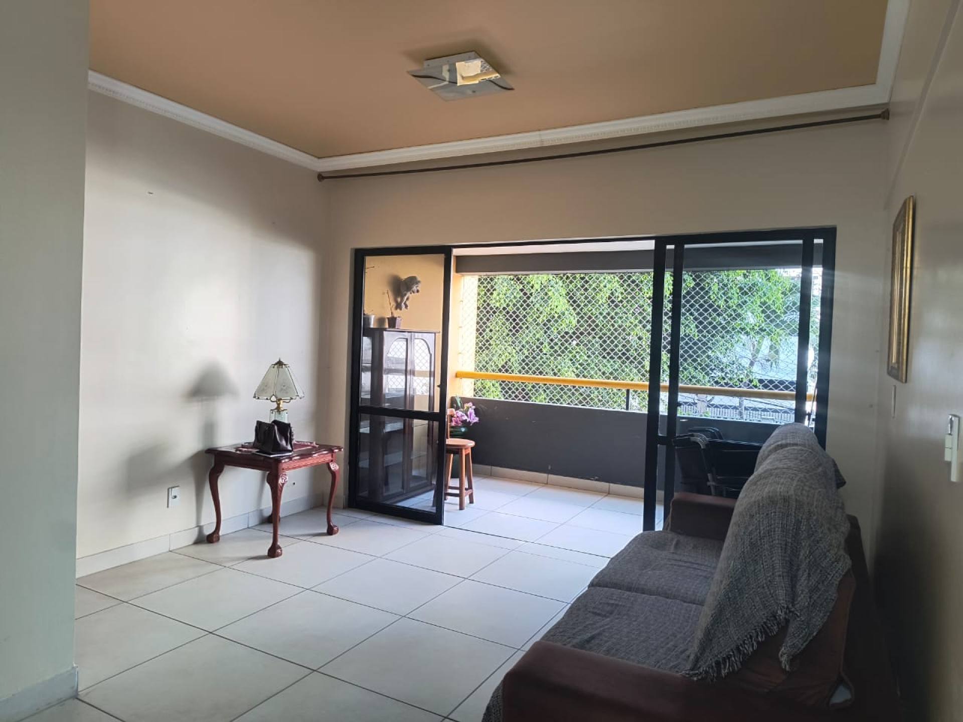 075 Vendo Amplo Apartamento de 3 quartos no Renascença II em São Luís