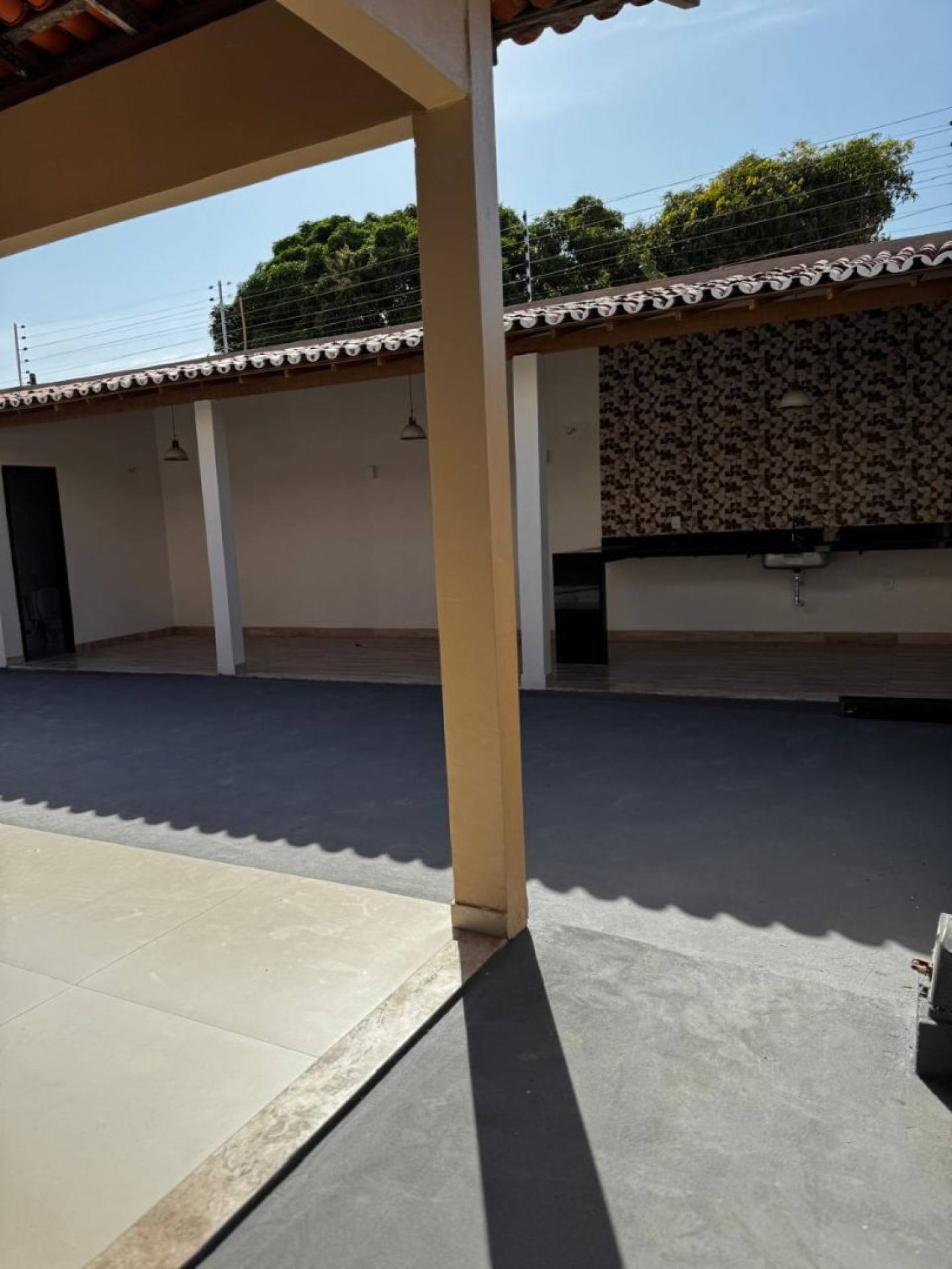 CR - Excelente casa duplex com 5 quartos, sendo 3 suítes.