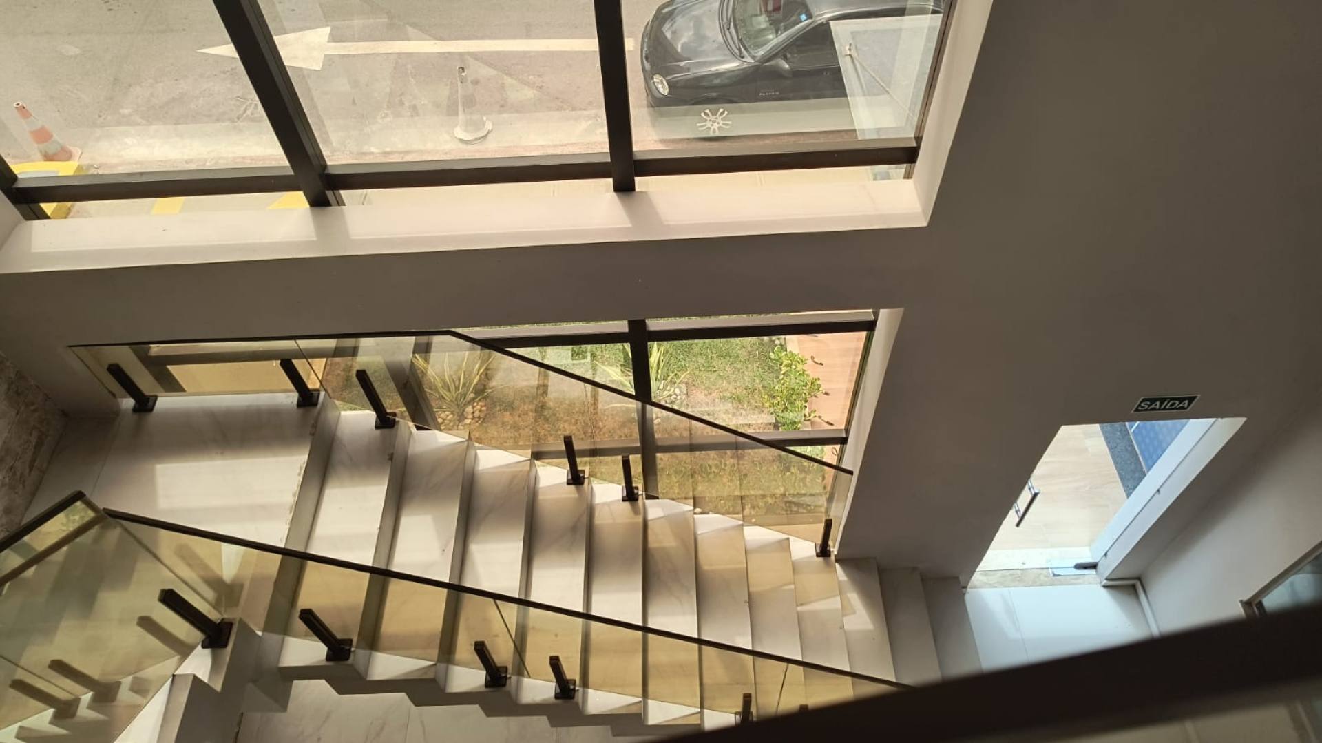 075 Alugo Sala Comercial 210m²no Renascença II em São Luís