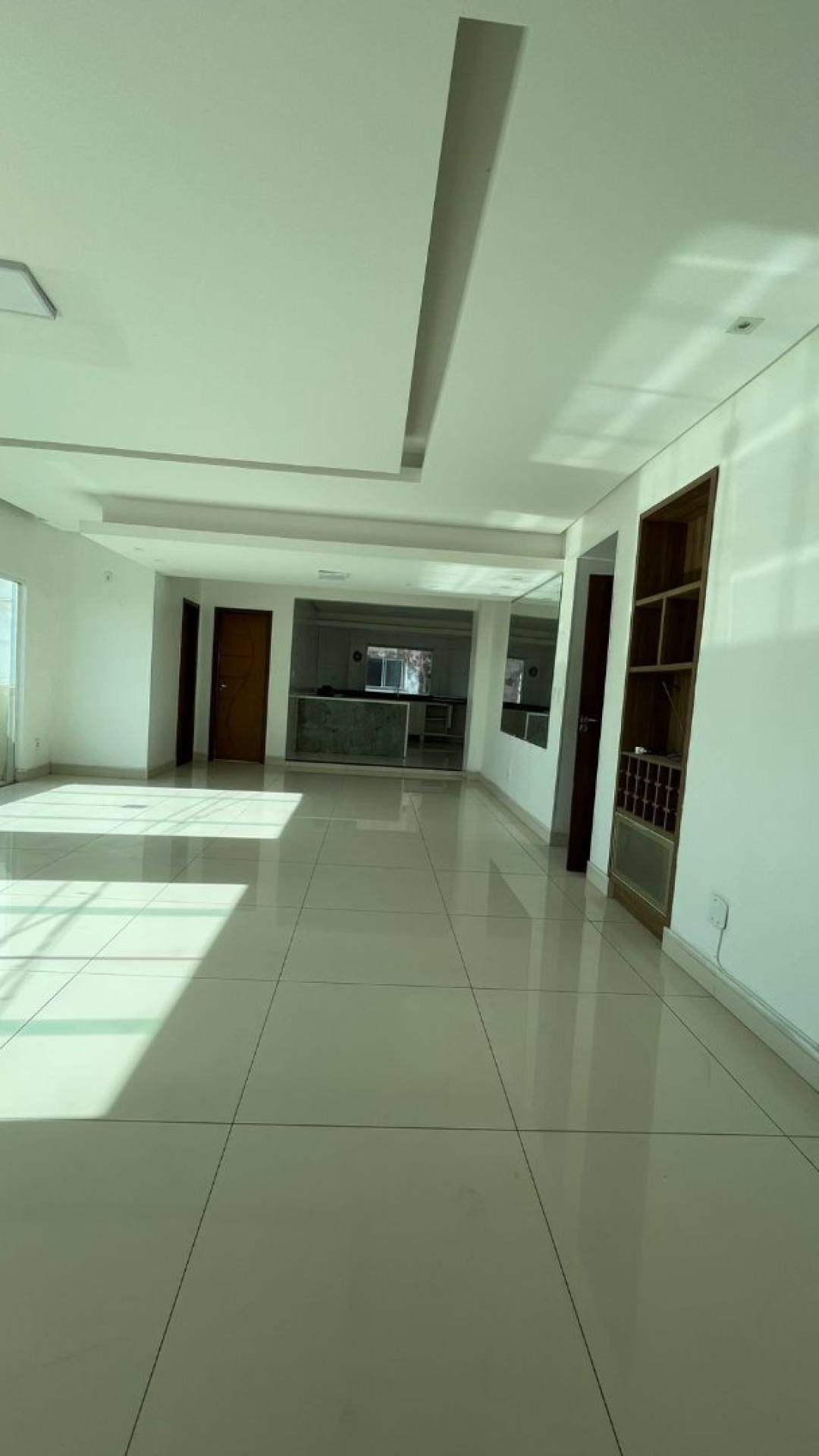 MA - ALUGA UMA COBERTURA DUPLEX SUPER VENTILADA NO BAIRRO DO CALHAU