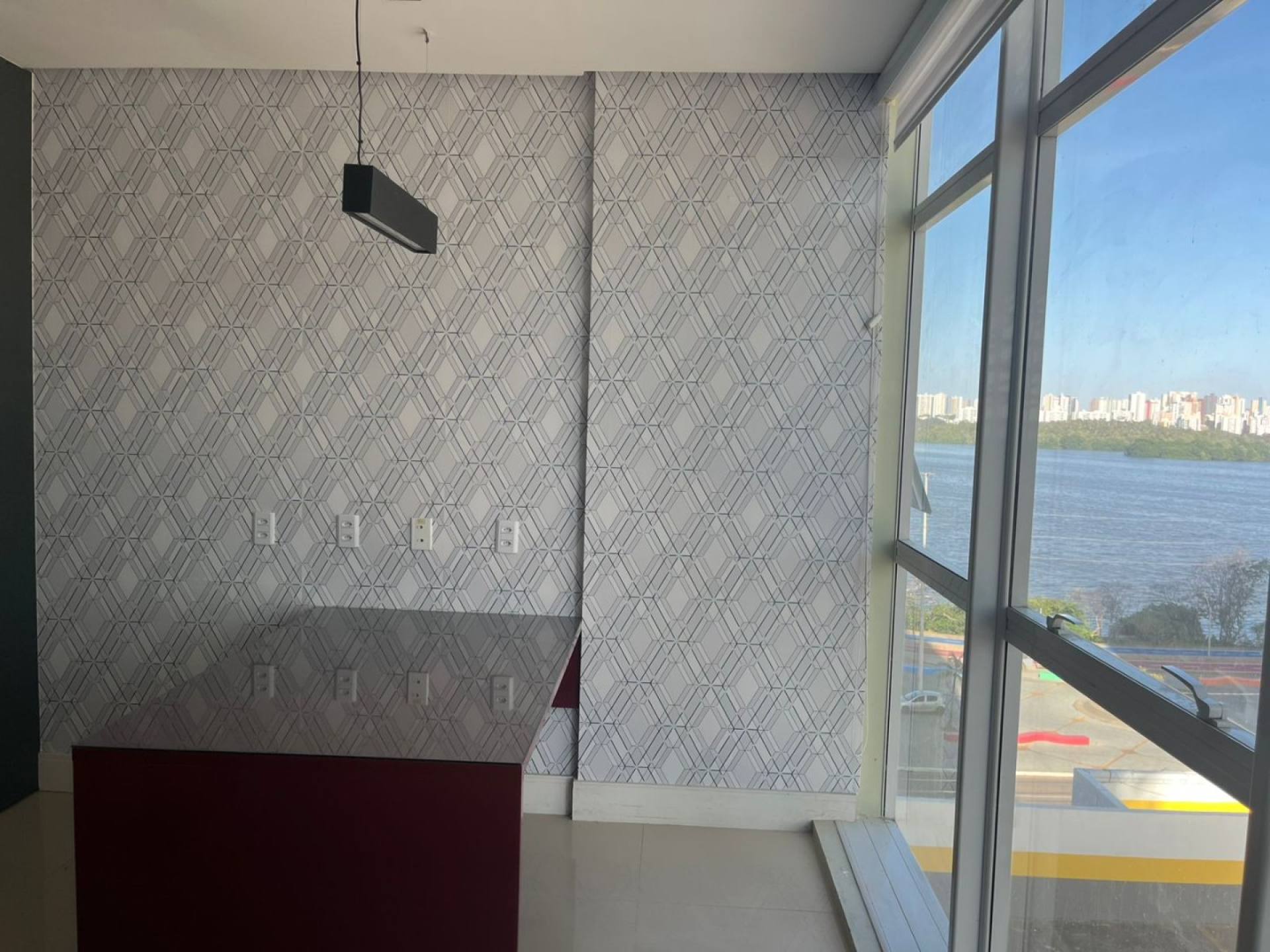 075 Sala Comercial Para Vender 45M² no bairro Ponta D´Areia em São Luís