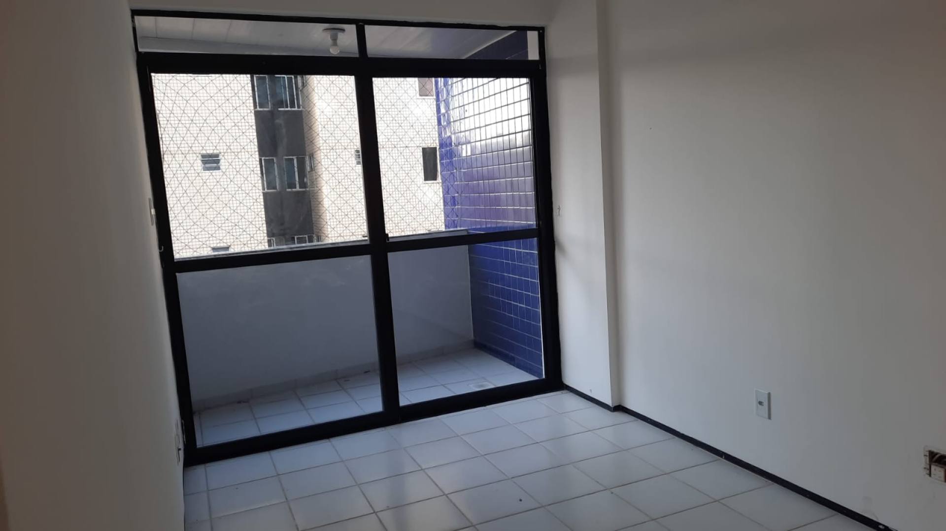 075 / Apartamento à venda com 3 quartos elevador área de lazer no bairro Renascença II em São Luís