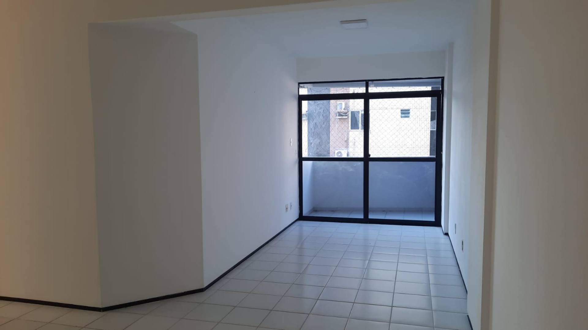 075 / Apartamento à venda com 3 quartos elevador área de lazer no bairro Renascença II em São Luís