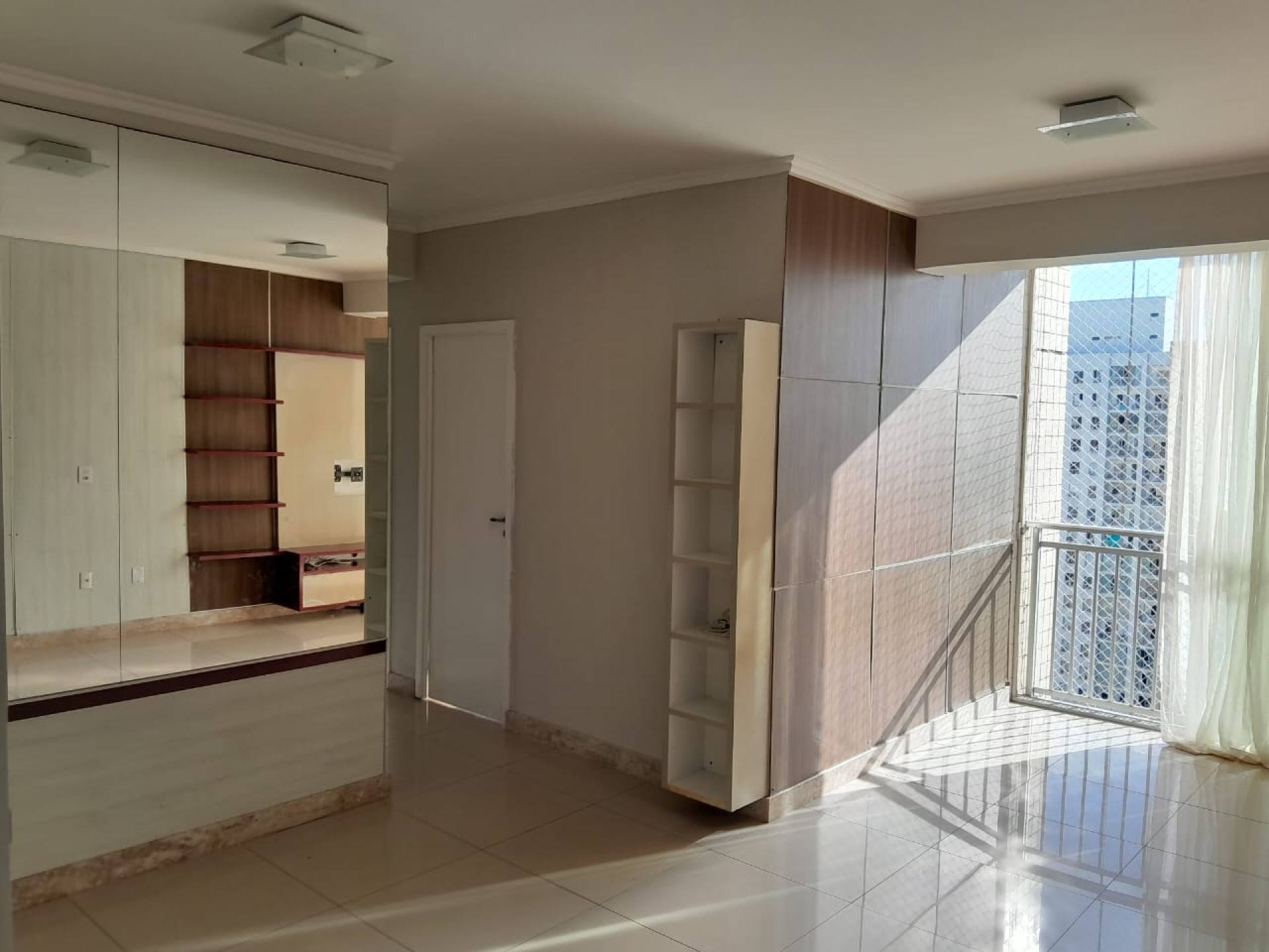 075 Alugo apartamento com projetados de 3 quartos 77m² em excelente localização em São Luís