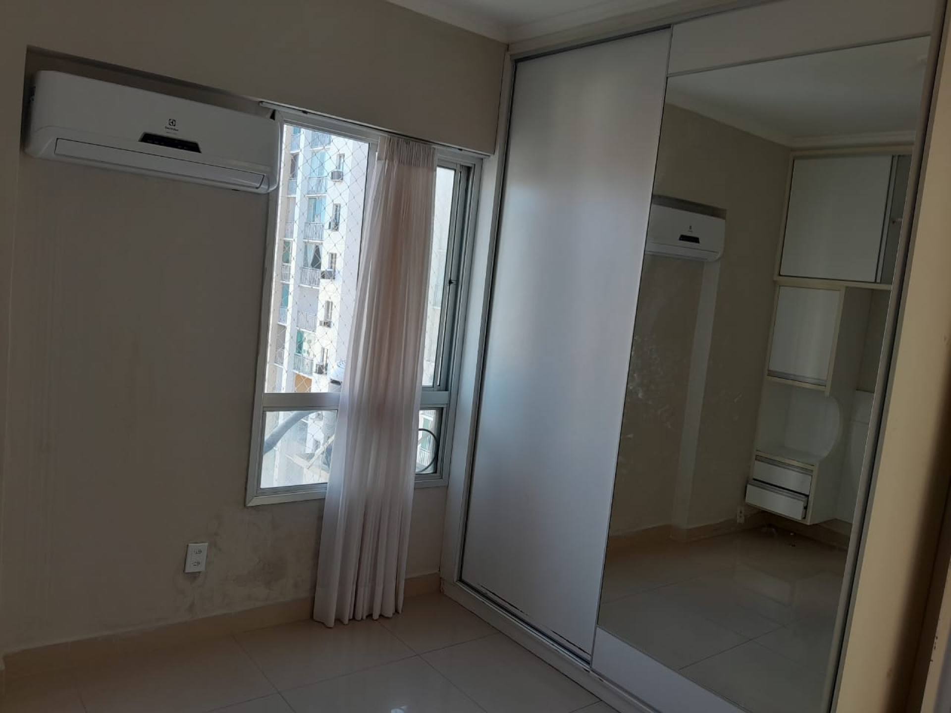 075 Alugo apartamento com projetados de 3 quartos 77m² em excelente localização em São Luís