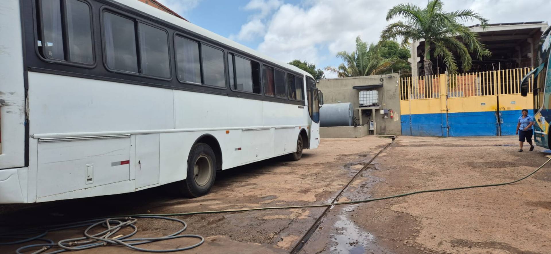075 Vendo Galpão com garagem para até 14 ônibus com 1440m² de área no São Cristovão em São Luís